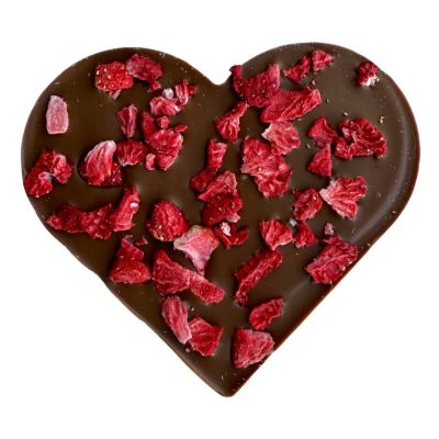Czekoladowe serce z truskawkami liofilizowanymi