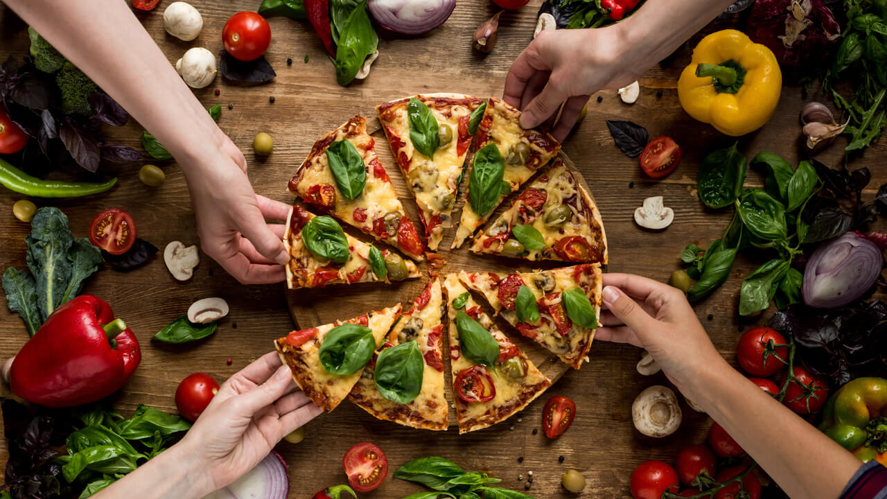Domowa pizza neapolitańska - jak zrobić włoską pizzę?