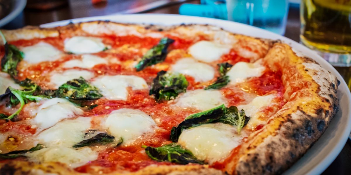 Pizza Margherita - sekrety prostej włoskiej pizzy