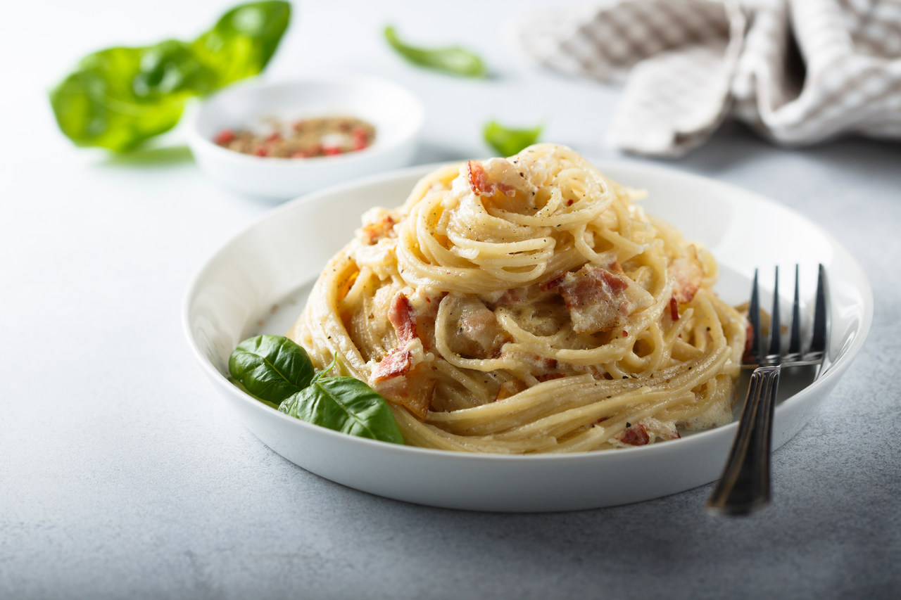 Spaghetti carbonara – przepis na łatwe i szybkie danie!