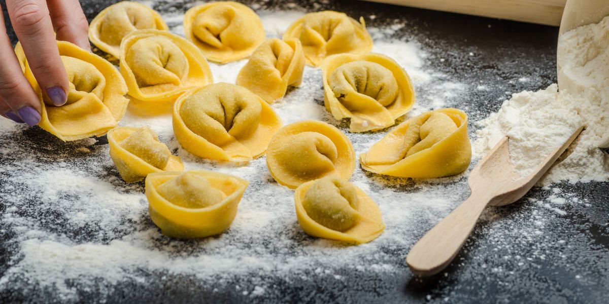 Z czym jeść tortellini? Sprawdź przepisy z użyciem tortellni 