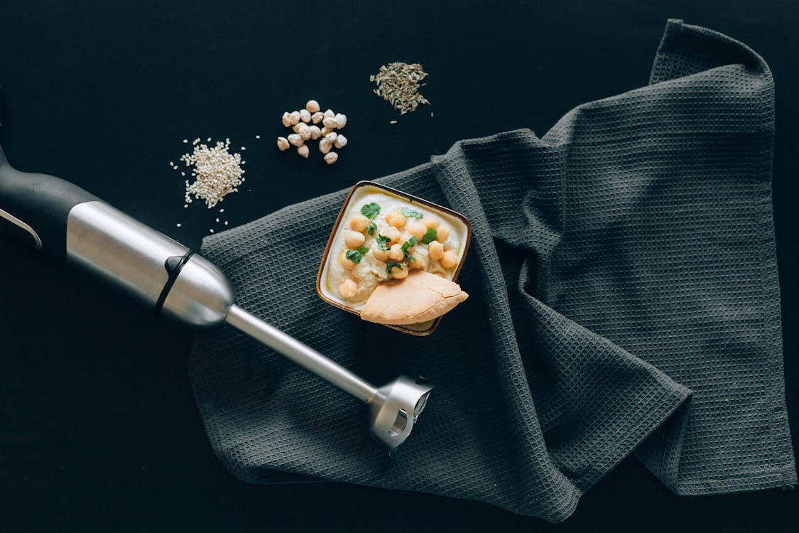 hummus arabski, chleb, ciecierzyca
